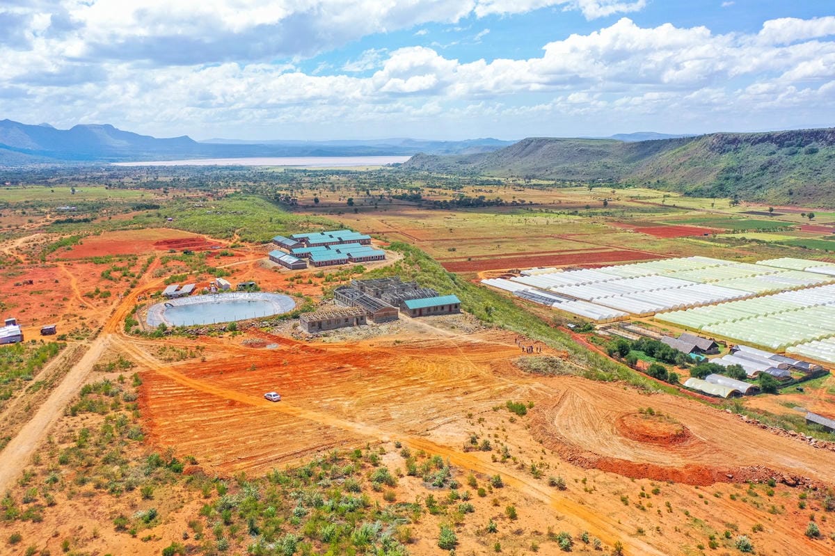 Lifestyle setting showing residential and retreat use potential